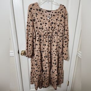 BloomChic Casual Dress - Black Floral on Tan Size Large NWT